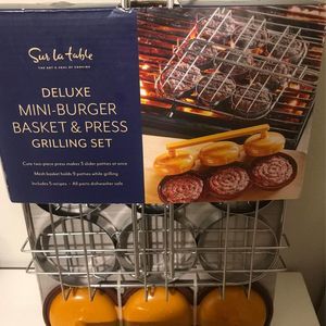 Sur La Table Deluxe Mini-Burger Basket & Press Grilling Set new in box